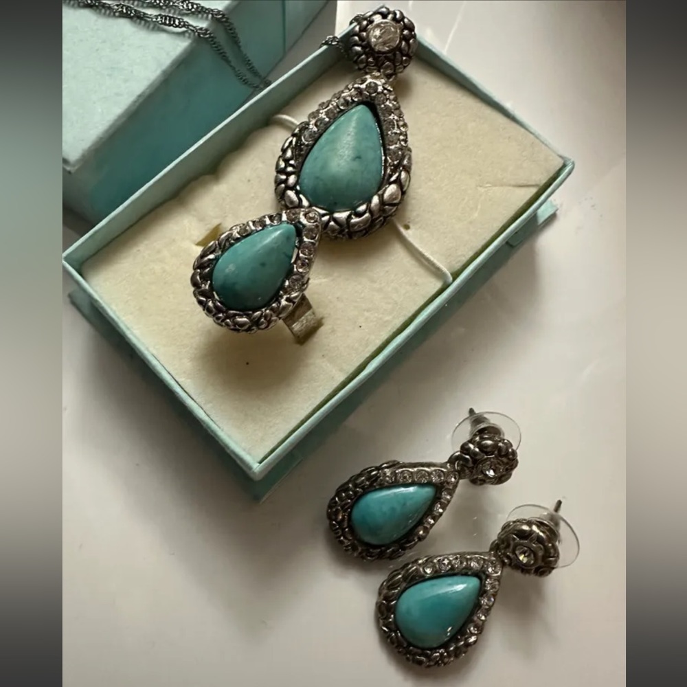 Jewelry - Picture 2 of 7